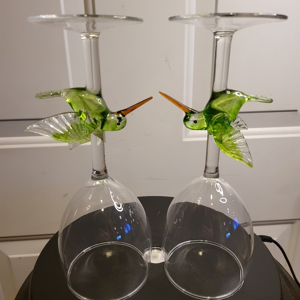 Artisan Hummingbird Colored Wine Glasses - Picture 15 of 16